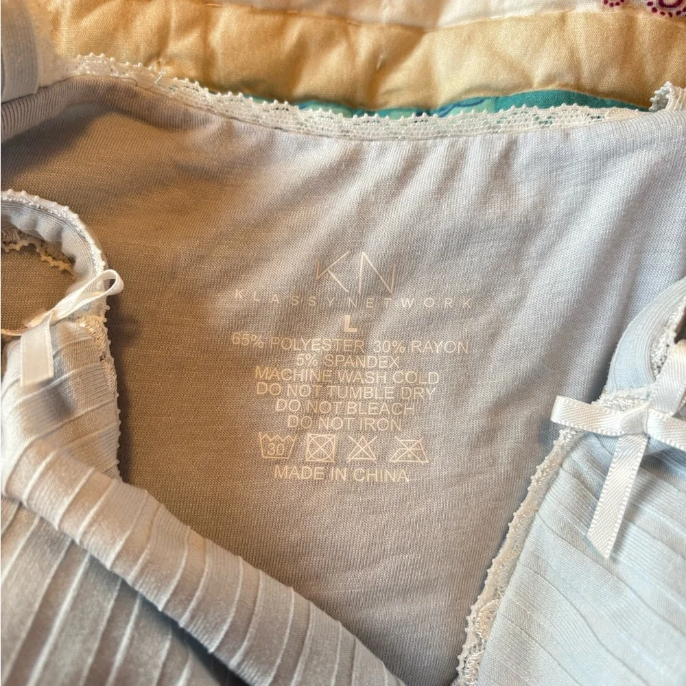Klassy Network lace trim ribbed tank. Pale blue - Picture 3 of 3